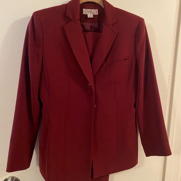 Women jacket, pant, skirts, suits sizes 2, 4 or 4P. $30-$40 or best offer. - Picture 8 of 16